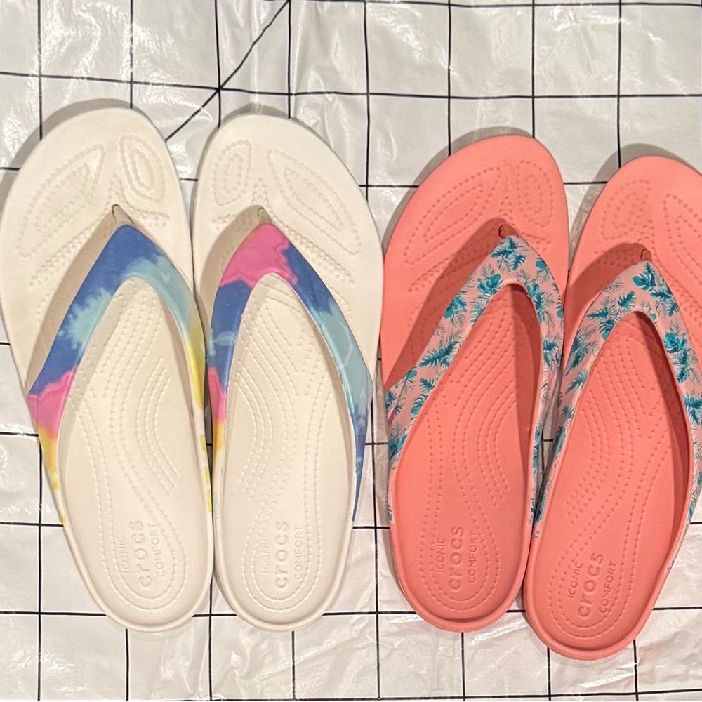 CROCS White and Pink flip flop style sandals-lot. Comfy Summer Footwear NWOT